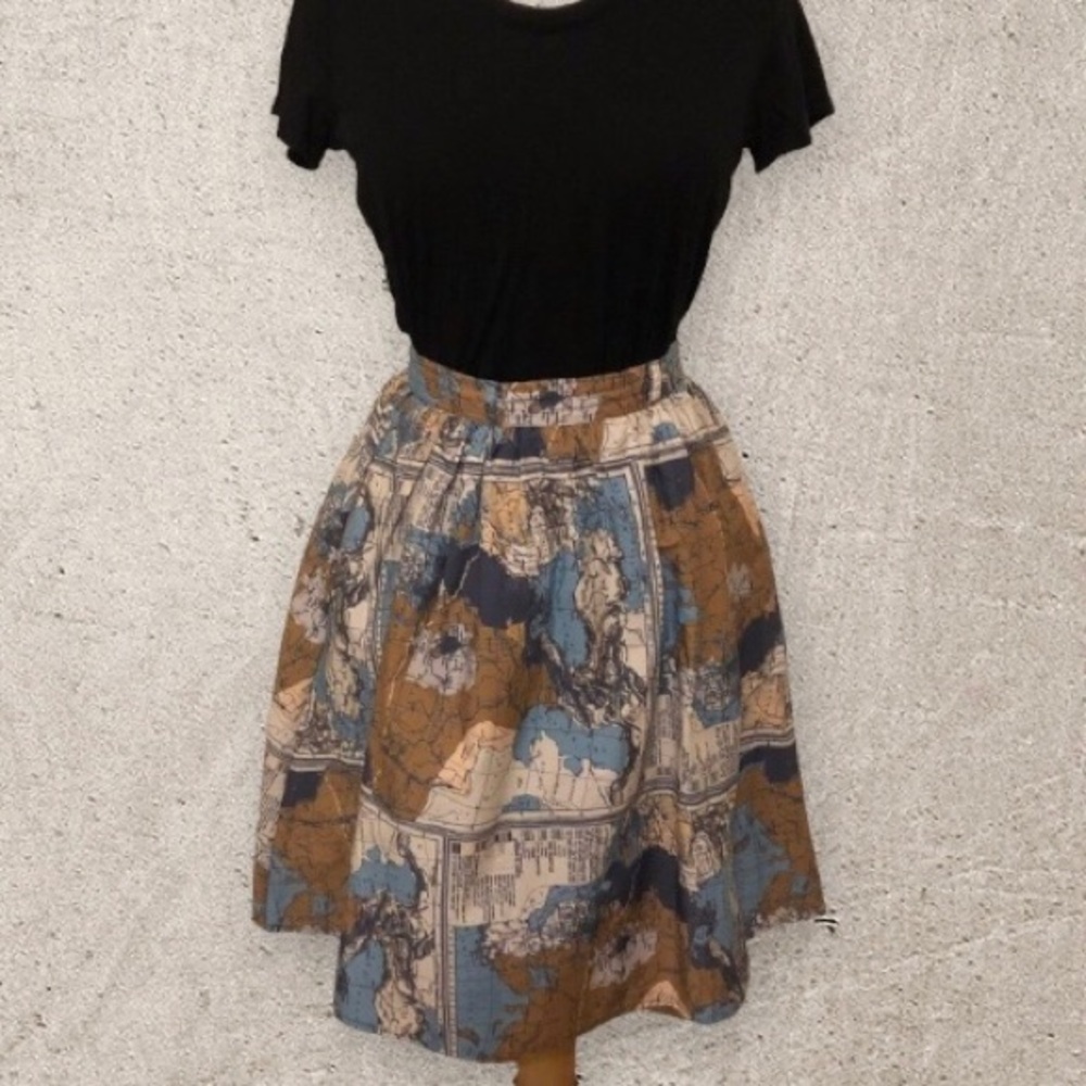 Modcloth A-line Cotton Maps Skirt with pockets size small